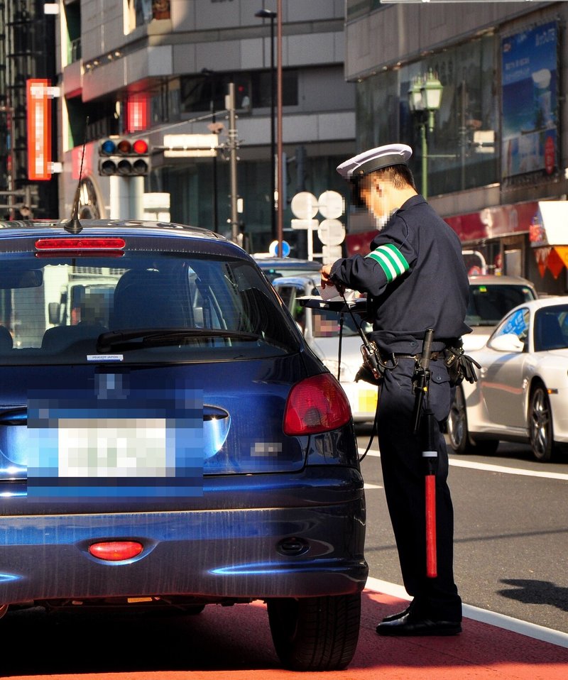 コラム 日本と世界３８ 黒人男性が自撮りした警察官に話題沸騰 世論時報 Note