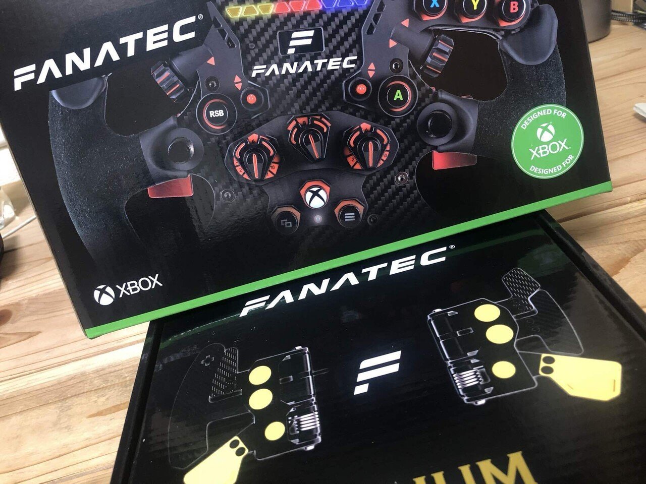 FANATEC Clubsport Steering Wheel Formula V2のちょっとしたレビュー 