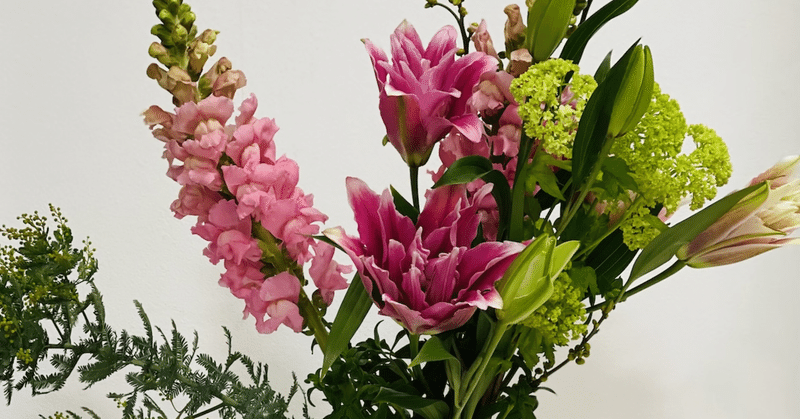 おうち時間を豊かにする 長持ちプレゼント サブスクやってみた 青山フラワーマーケット旬の花定期便 編 アラマキワタル Arawata Note おうち時間を豊かにする 長持ちプレゼント サブスクやってみた 青山フラワーマーケット旬の花定期便 編 アラマキワタル Arawata Note