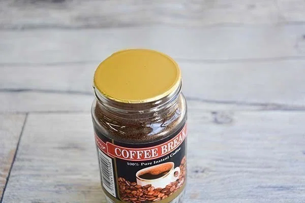 100円良品】ダイソーの「激安インスタントコーヒー」疑ってスマン
