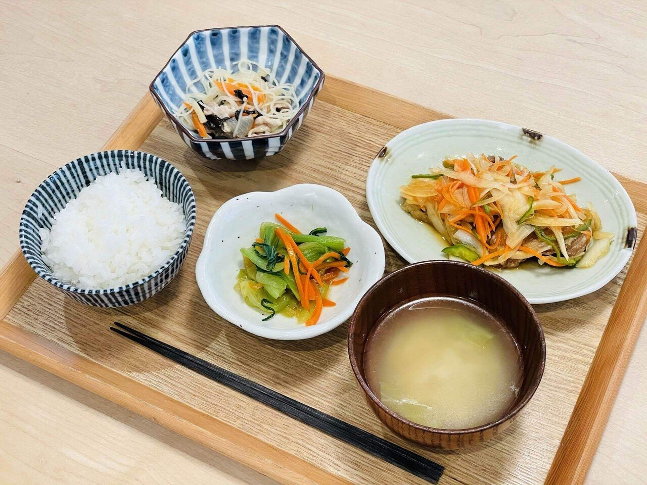 銀木犀 柏 今日のランチ みそ汁 アジの南蛮漬け ビーフンソテー 青梗菜ナムル お酢のきいた南蛮漬け 身体を整えてくれるような気がします 銀 木犀 柏 Note