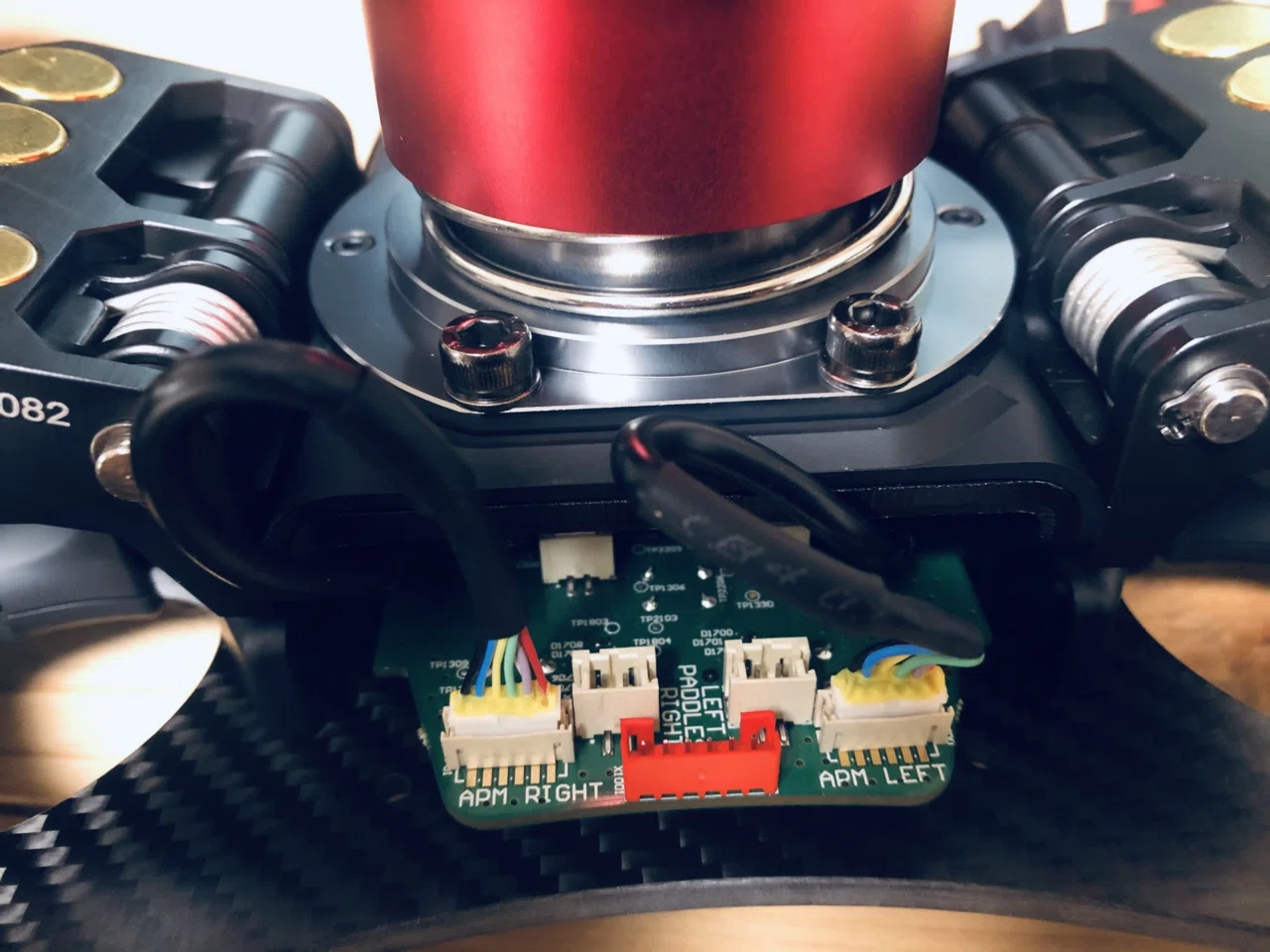 FANATEC Podium Advanced Paddle ModuleをFormula V2ステアリングに 