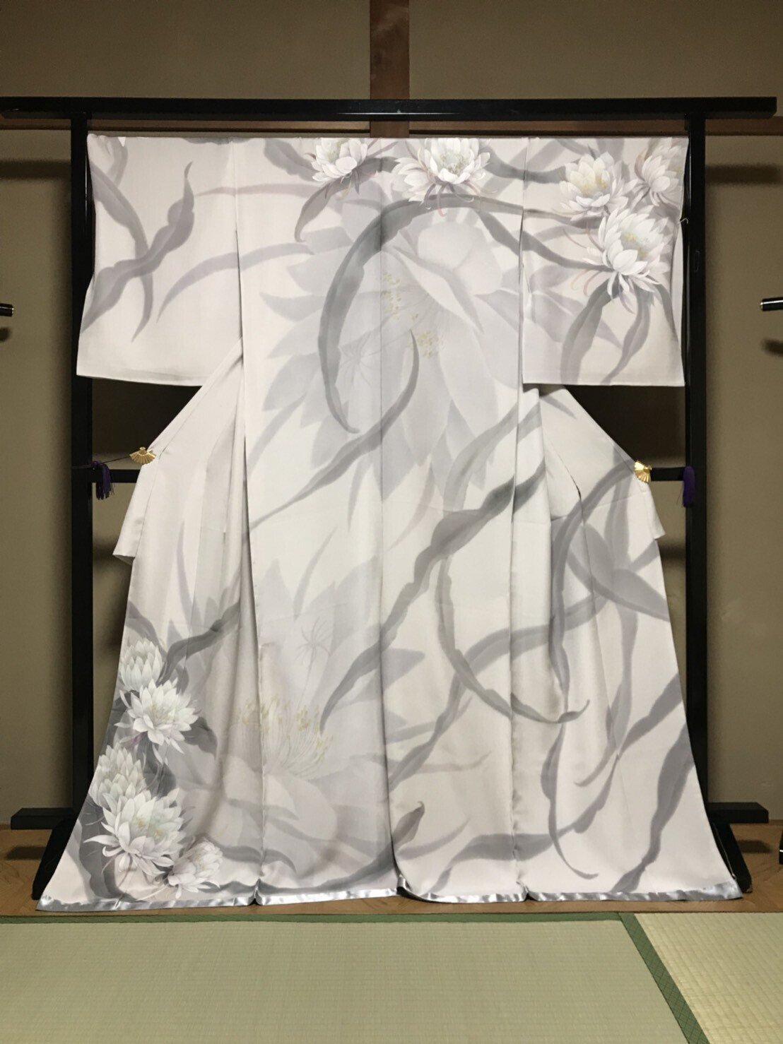 美品 濡れ描き友禅作家 高橋峰陵 落款 着物 仕付糸付 トール 訪問着 4781 楽天市場】平和屋-こころ店□極上 濡描き友禅作家 高橋峰陵 訪問着