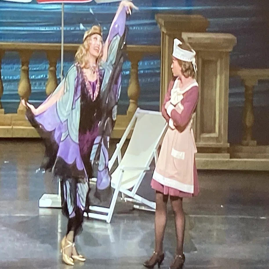 花組 梅田芸術劇場公演 ブロードウェイ・ミュージカル NICE WORK IF… NICE WORK IF YOU CAN GET IT』 | 梅田芸術劇場