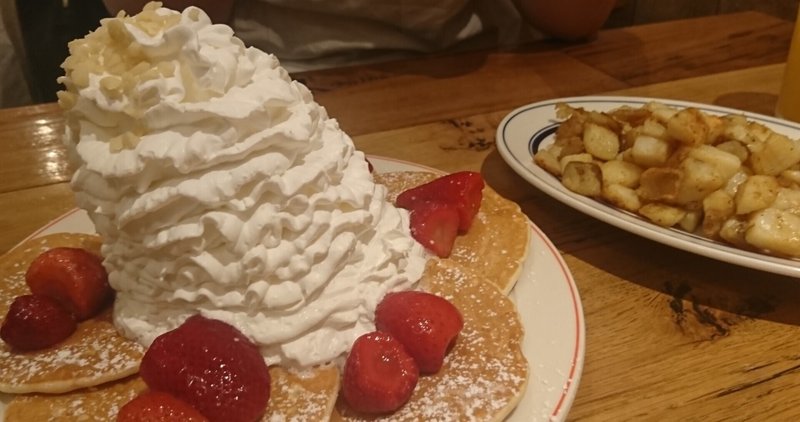 原宿 夜の穴場 アルコールとパンケーキ Eggs N Things しいたけ は 松茸 になりたい Note