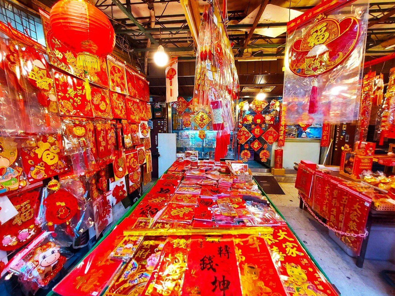 春節の街が 赤いもの であふれるワケ 立春 雨水 旅に効く 台湾ごよみ 5 ほんのひととき Note 春節の街が 赤いもの であふれるワケ 立春 雨水 旅に効く 台湾ごよみ 5 ほんのひととき Note