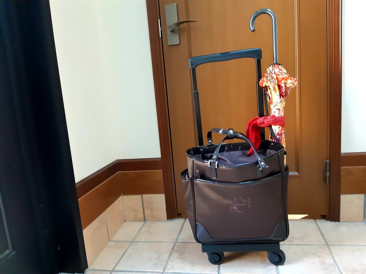 90歳のばあばの一番の幸せは お天気がいい日のお出掛けです 本日は叶うのかなー ばあばの心は街に向かっています 遠足前の小学生みたいです 玄関にはお出掛けの七つ道具が スタンバイしてい 山田幸子フリーアナウンサー Note 90歳のばあばの一番の幸せは お天気がいい日のお出掛けです 本日は叶うのかなー ばあばの心は街に向かっています 遠足前の小学生みたいです 玄関にはお出掛けの七つ道具が スタンバイしてい 山田幸子フリーアナウンサー Note