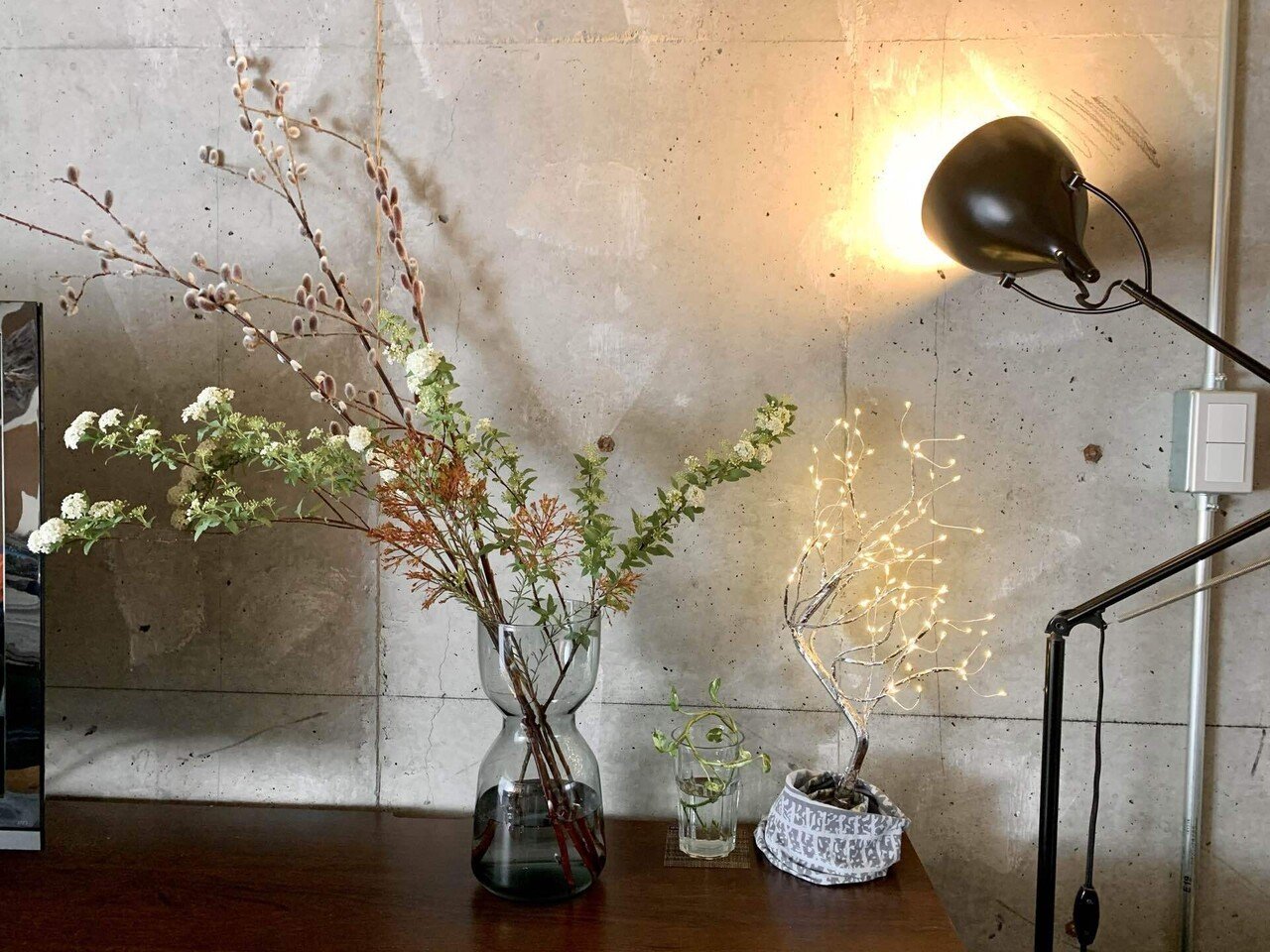 週末に相方とお散歩しながらお花屋さんへ ネコヤナギが可愛らしくお部屋に飾りたいと思い主役に ネコヤナギの花言葉は 自由 思いのまま 開放的 率直 自由な心 気まま 親切 努力が報われる ということで Hidemaroom Note 週末に相方とお散歩しながらお花屋さんへ ネコヤナギが可愛らしくお部屋に飾りたいと思い主役に ネコヤナギの花言葉は 自由 思いのまま 開放的 率直 自由な心 気まま 親切 努力が報われる ということで Hidemaroom Note