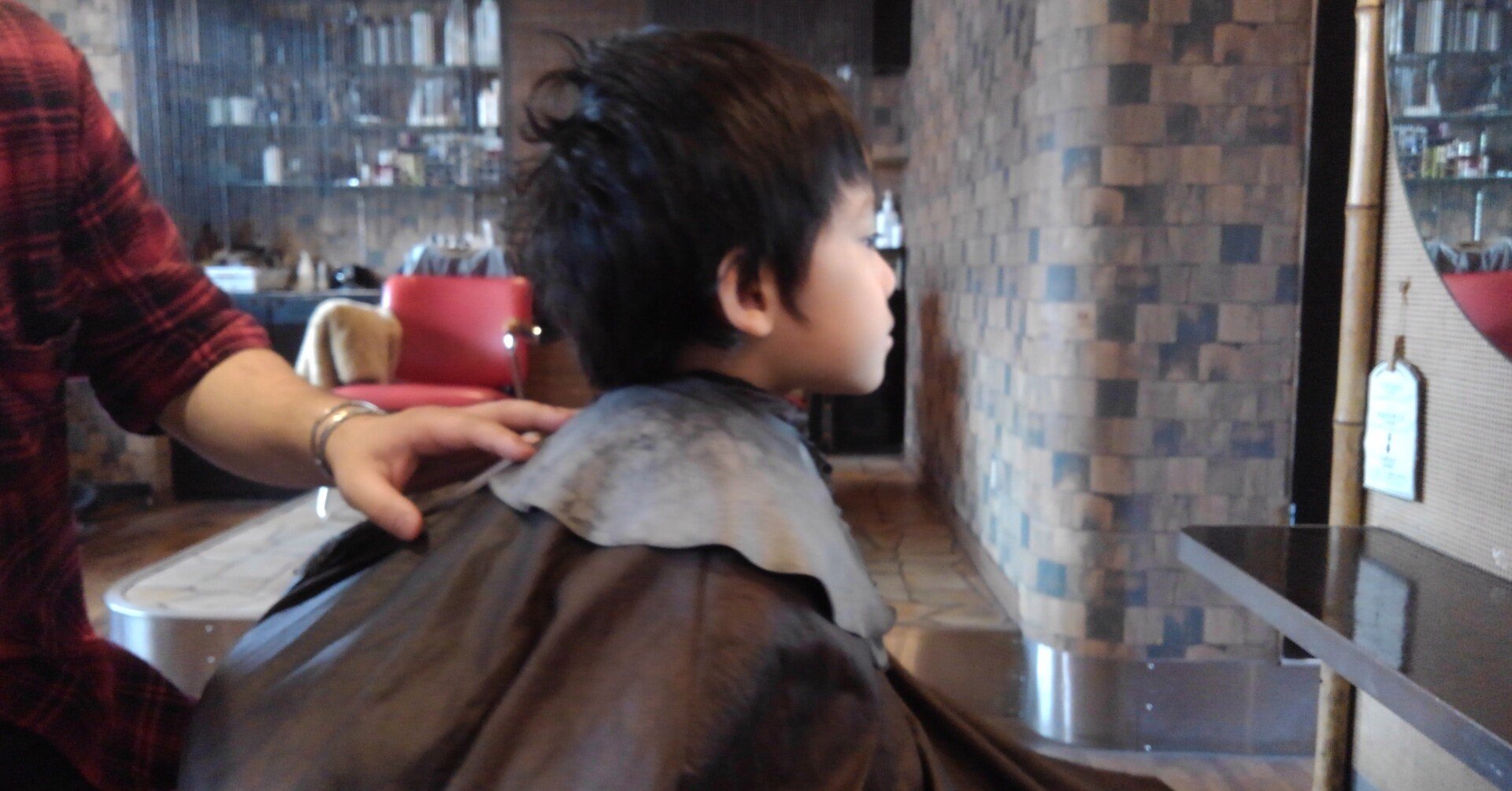 髪を切るときまでゲームしてるのか フクダヨウスケ Note