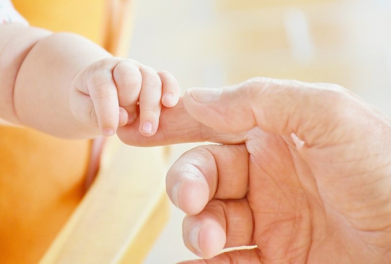 モロー反射で赤ちゃんが泣く 1児のパパが教える 赤ちゃんが泣き止む方法の知恵 Kasai Note モロー反射で赤ちゃんが泣く 1児のパパが教える 赤ちゃんが泣き止む方法の知恵 Kasai Note
