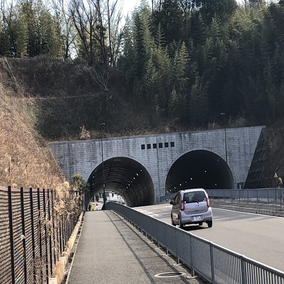 赤嶺トンネル ～21世紀に開通した短い隧道～｜奥河内から情報