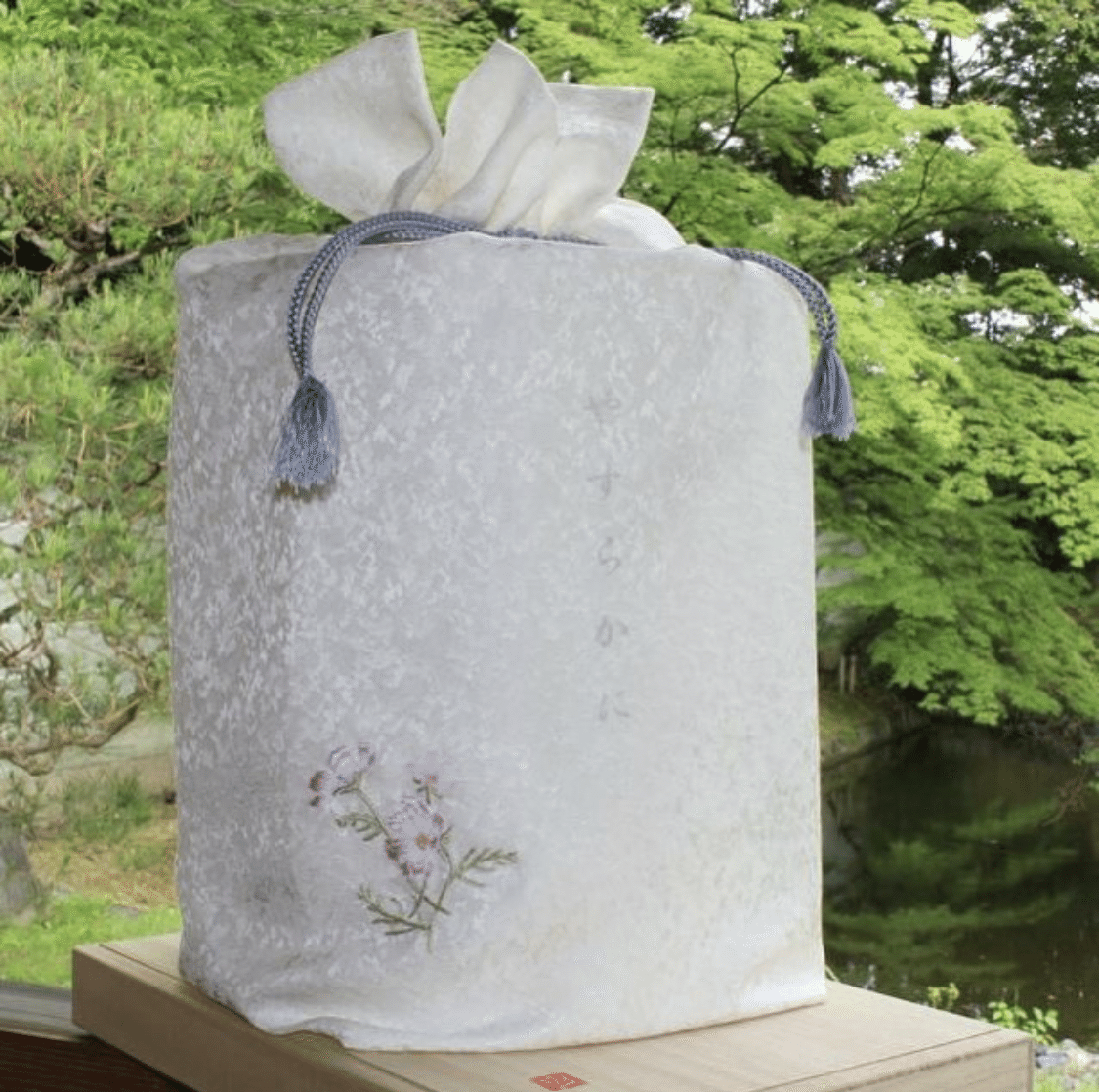 納骨袋 つたえ手 伝統工芸の魅力とは Note 納骨袋 つたえ手 伝統工芸の魅力とは Note