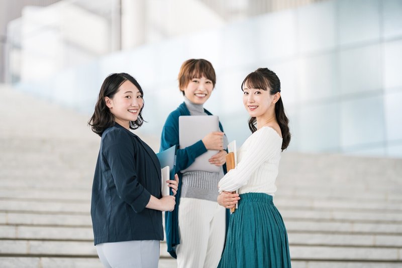 No 17 服装 髪型 装飾品の自由なお仕事について リムズ 上京サポート Note