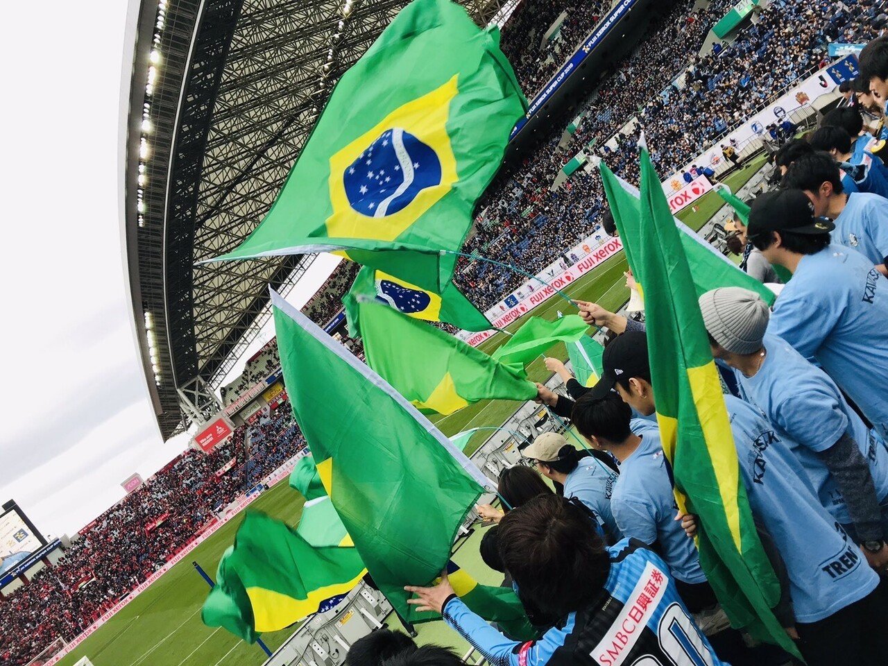 Pickup Supporters スタジアムを彩る 無数のブラジル国旗 とぅもねば Note Pickup Supporters スタジアムを彩る 無数のブラジル国旗 とぅもねば Note