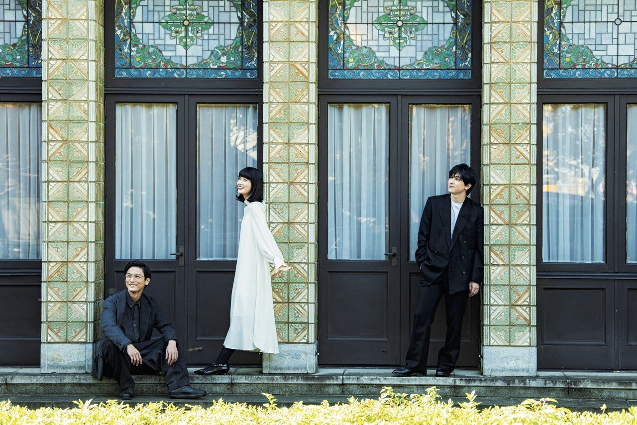 吉沢亮×高良健吾×橋本愛が語り合う――今夜放送開始の大河ドラマ「青天を衝け」幼なじみ座談会|本がひらく 吉沢亮×高良健吾×橋本愛が語り合う――今夜放送開始の大河ドラマ「青天を衝け」幼なじみ座談会|本がひらく