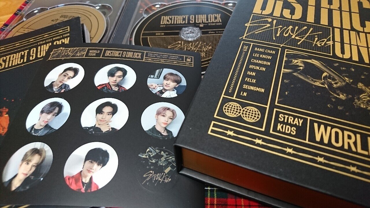 straykids DISTRICT9 UNLOCK DVDstraykids - 本/CD/DVD収納