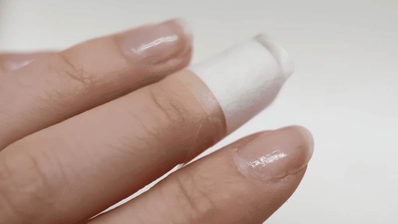 休憩時間で出来る 亀裂の応急ケア Nailsalon Coco Note 休憩時間で出来る 亀裂の応急ケア Nailsalon Coco Note