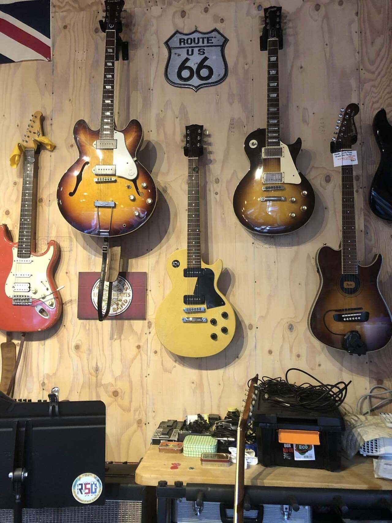 営業の途中で音楽好きが集まる喫茶店で休憩 マスターは学校の先生を退職してから自分の好きなものを集めた空間を作り上げていらっしゃる 羨ましい限りです メメントモリ Note 営業の途中で音楽好きが集まる喫茶店で休憩 マスターは学校の先生を退職してから自分の好きなものを集めた空間を作り上げていらっしゃる 羨ましい限りです メメントモリ Note