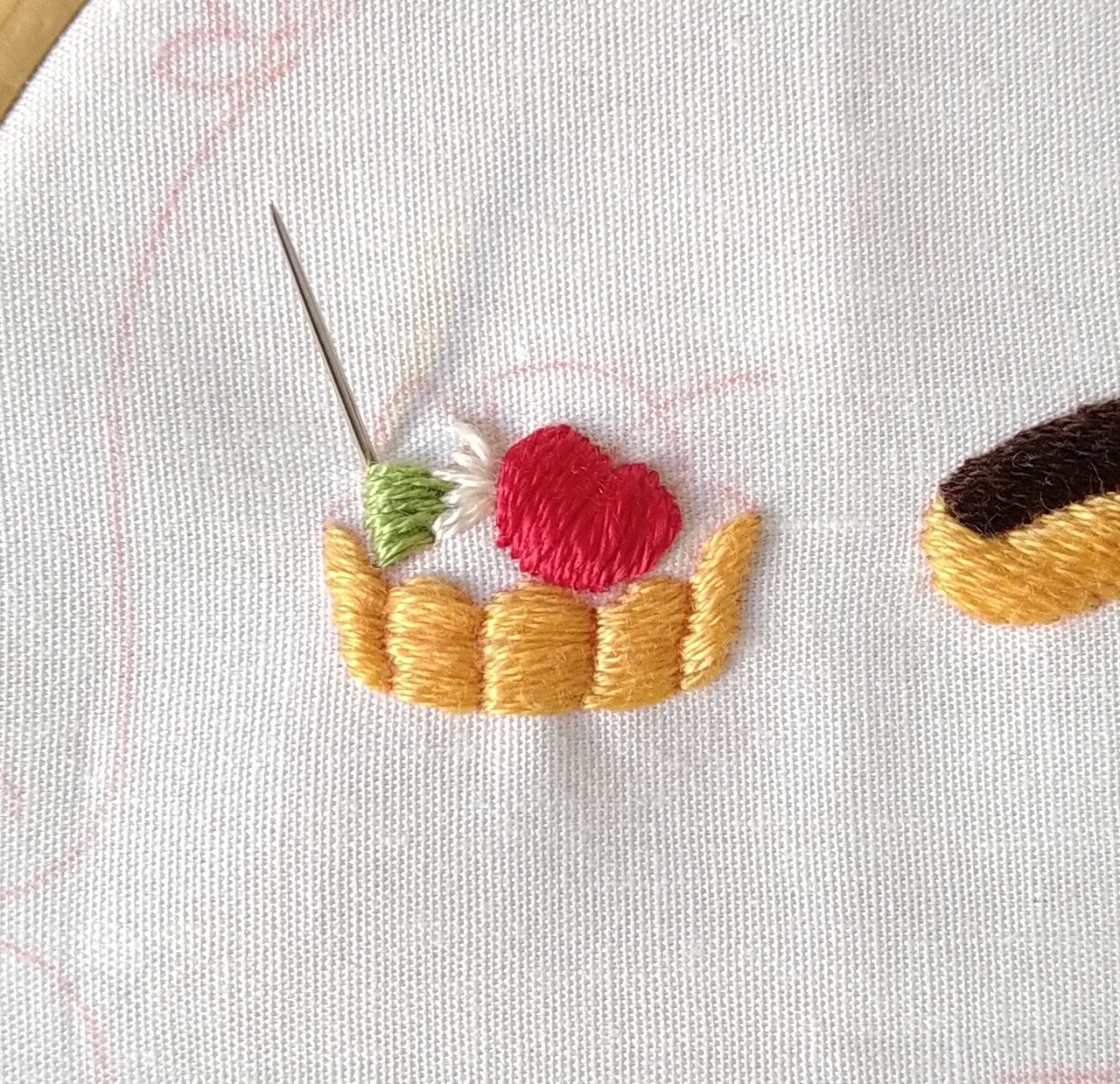 フランス刺繍　フルーツタルト　額装品 フランス刺繍 フルーツタルト 額装品