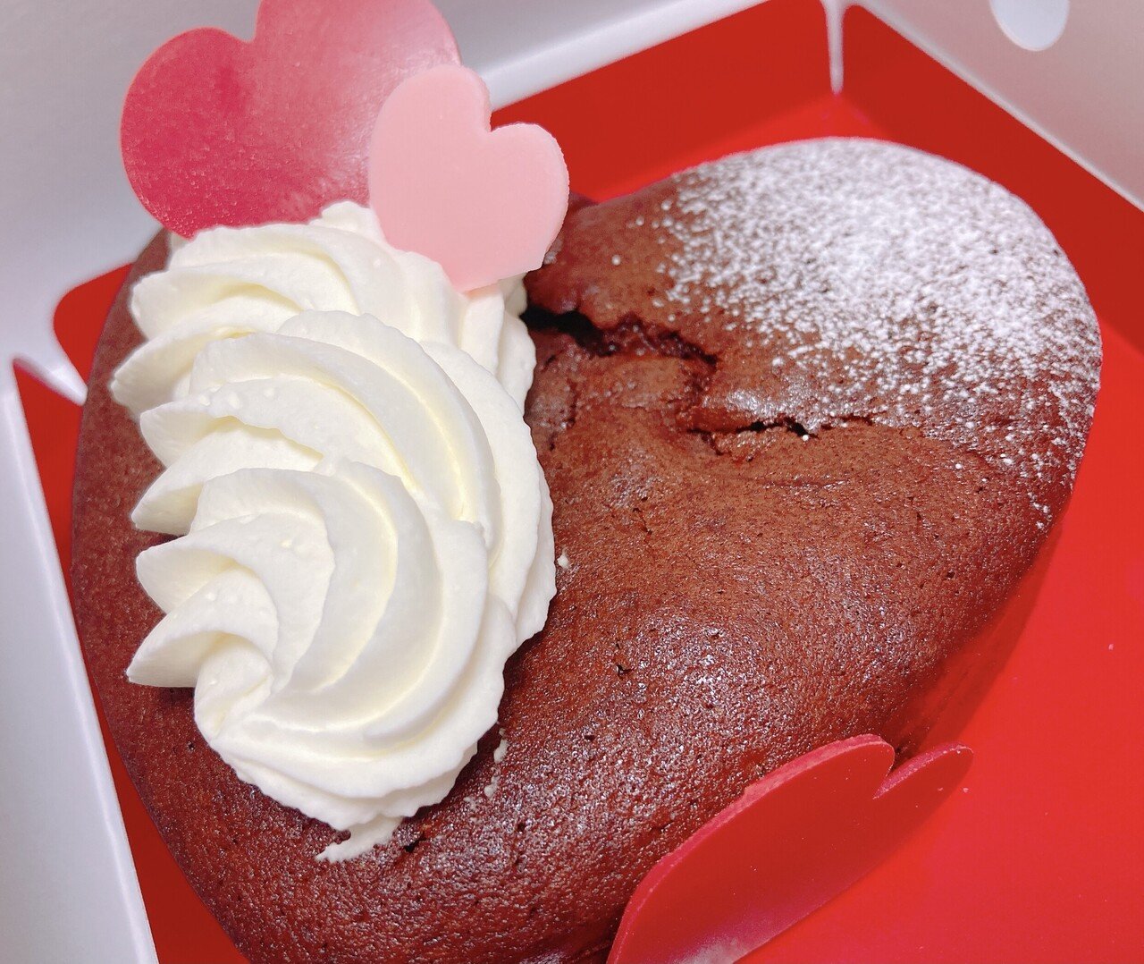 今日はバレンタインデーですね 事前にプレゼントの準備ができなかったので 帰りにケーキを買って帰りました ハート型のガトーショコラ しっとりしていて濃厚で美味しかったです 甘さ控えめなところもg みくつぶ イメージコンサルタント Note 今日はバレンタインデーですね 事前にプレゼントの準備ができなかったので 帰りにケーキを買って帰りました ハート型のガトーショコラ しっとりしていて濃厚で美味しかったです 甘さ控えめなところもg みくつぶ イメージコンサルタント Note