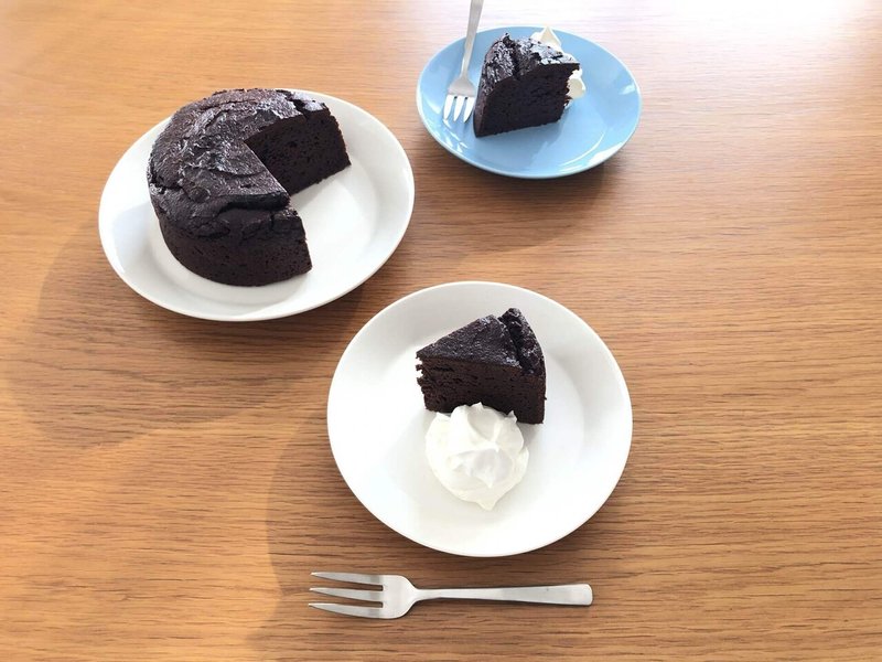 チョコレートケーキ風のケーキ Suzu Note