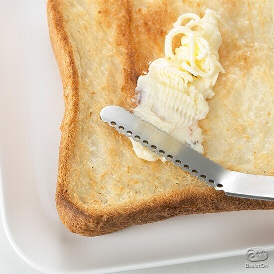 堅いバターのかたまりを簡単にすくい取るバターナイフ Assiston Note