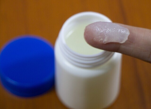 ケアテアのベース 白色ワセリン ワセリンにこだわる理由とは 開発秘話 美容医療ナースと愉快な仲間たち Note