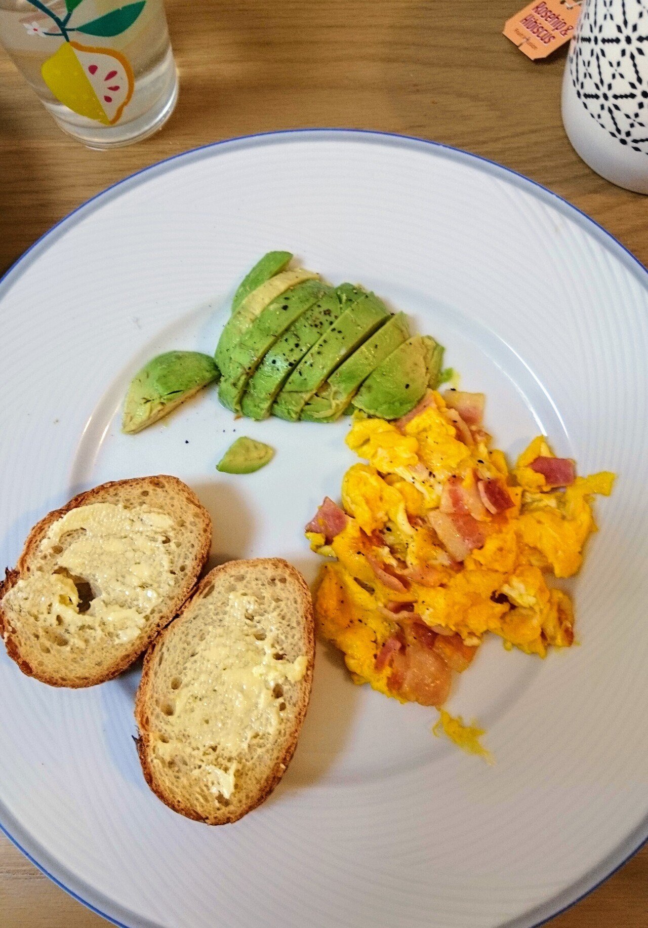 今日は久々に早起き 陽射しが気持ちのいい朝 朝食を丁寧に作ってみた 苺を食べたいなぁ 苺はスペイン語でfresa では気取り屋さんの女の子のこともそう言う 今日は 創作活動をして たっぷりs Tokky Note 今日は久々に早起き 陽射しが気持ちのいい朝 朝食を丁寧に作ってみた 苺を食べたいなぁ 苺はスペイン語でfresa では気取り屋さんの女の子のこともそう言う 今日は 創作活動をして たっぷりs Tokky Note