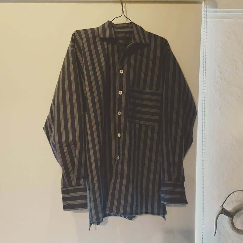 直線的なパターンの服 山口純 Note