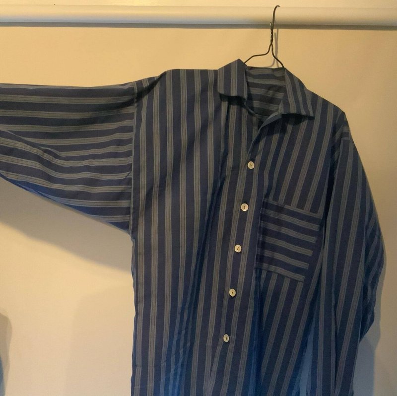 直線的なパターンの服 山口純 Note