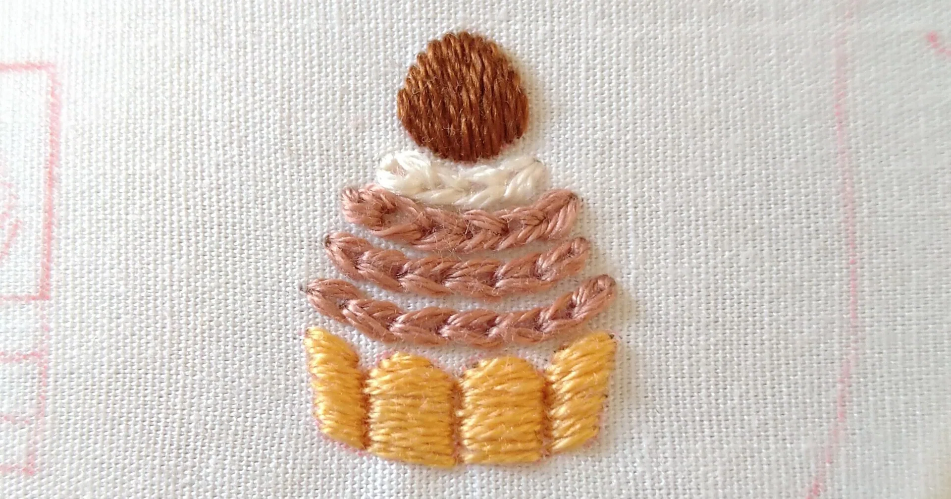 プチフールの刺繍枠キットを作ろう* ステップ9 〜プチモンブラン2 
