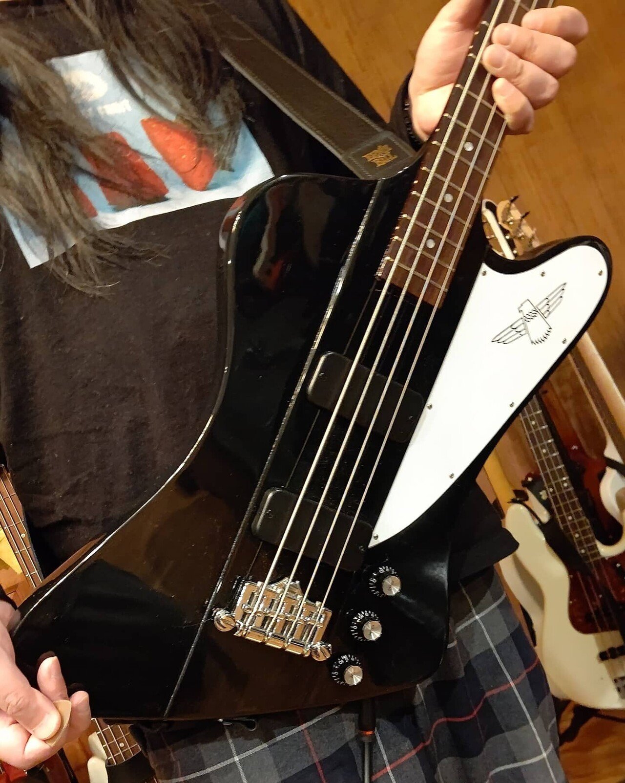 漆黒のギブソン・サンダーバード1号の美しい輝き〜生産完了