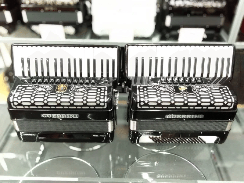 GUERRINI 2機種を比較してみた|アコーディオン横丁 GUERRINI 2機種を比較してみた|アコーディオン横丁
