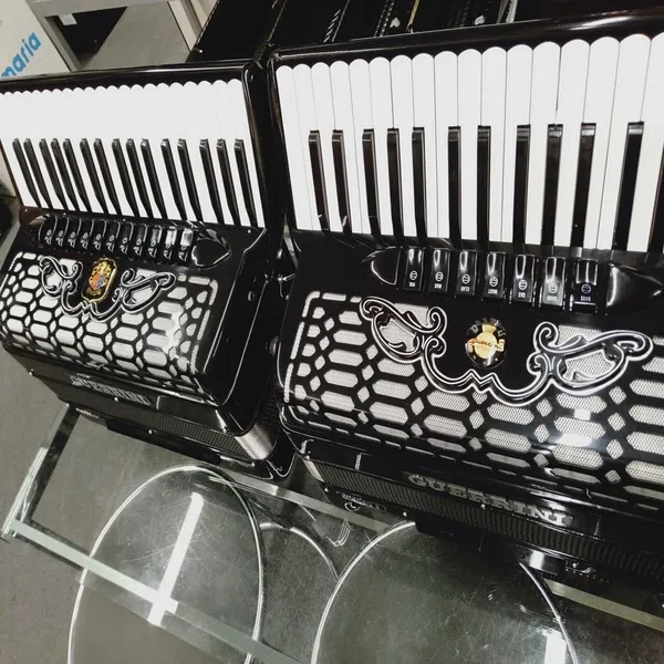 GUERRINI 2機種を比較してみた｜アコーディオン横丁
