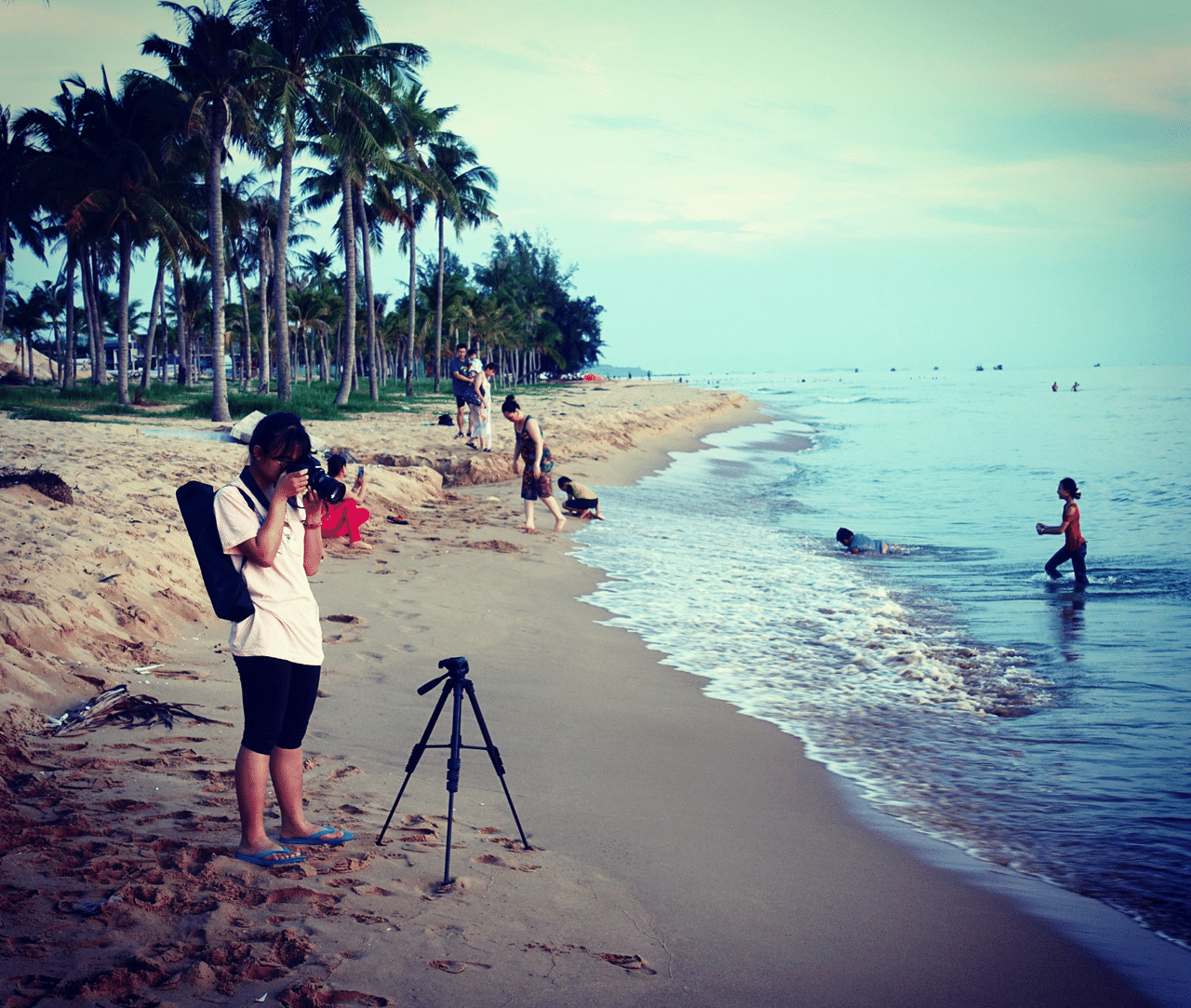 フーコック島のビーチに打ち寄せる波を撮る未来の写真家 Gypsyhirano Note