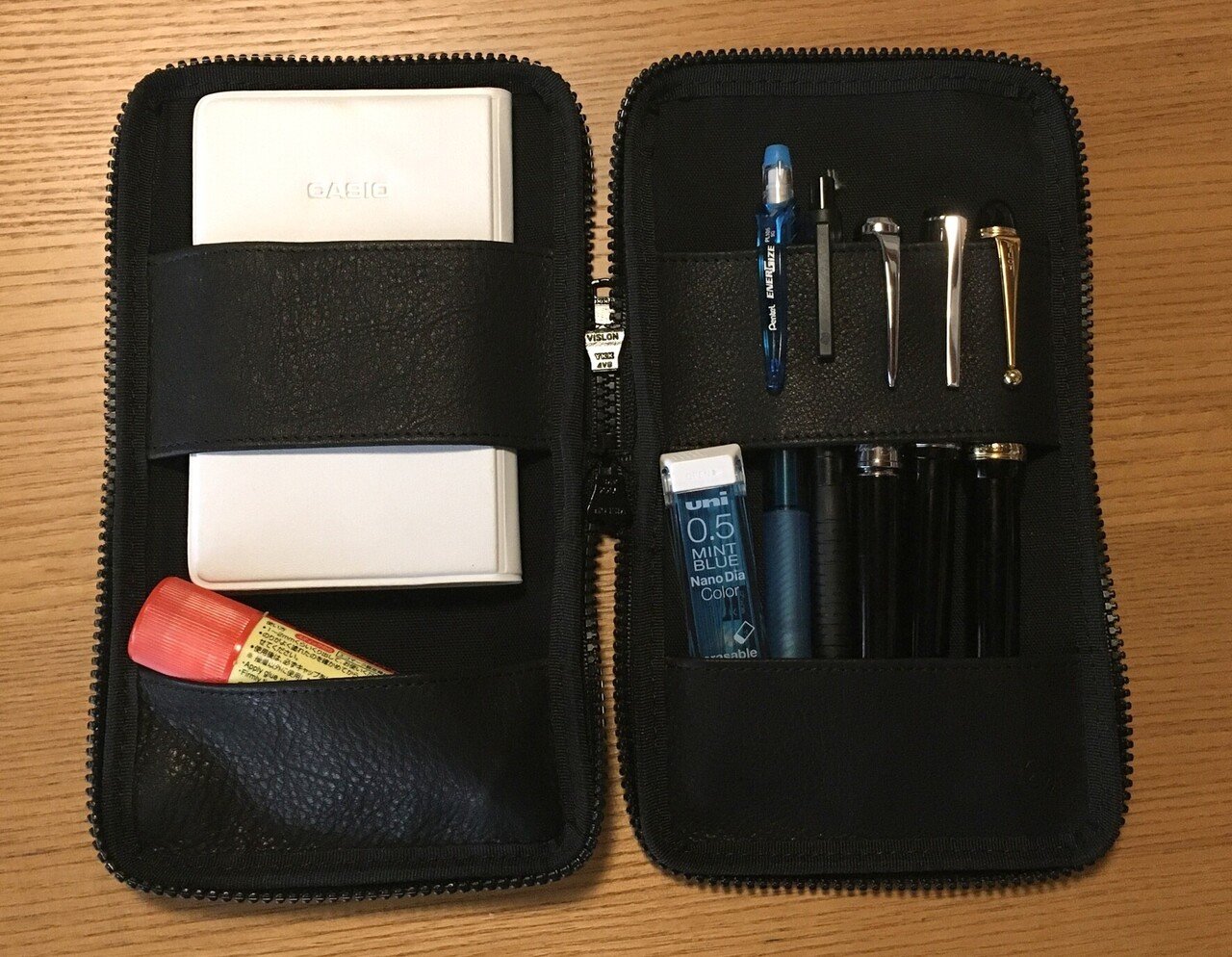 大人なつくしペンケース 革 ブラック 買いました。｜Isumi