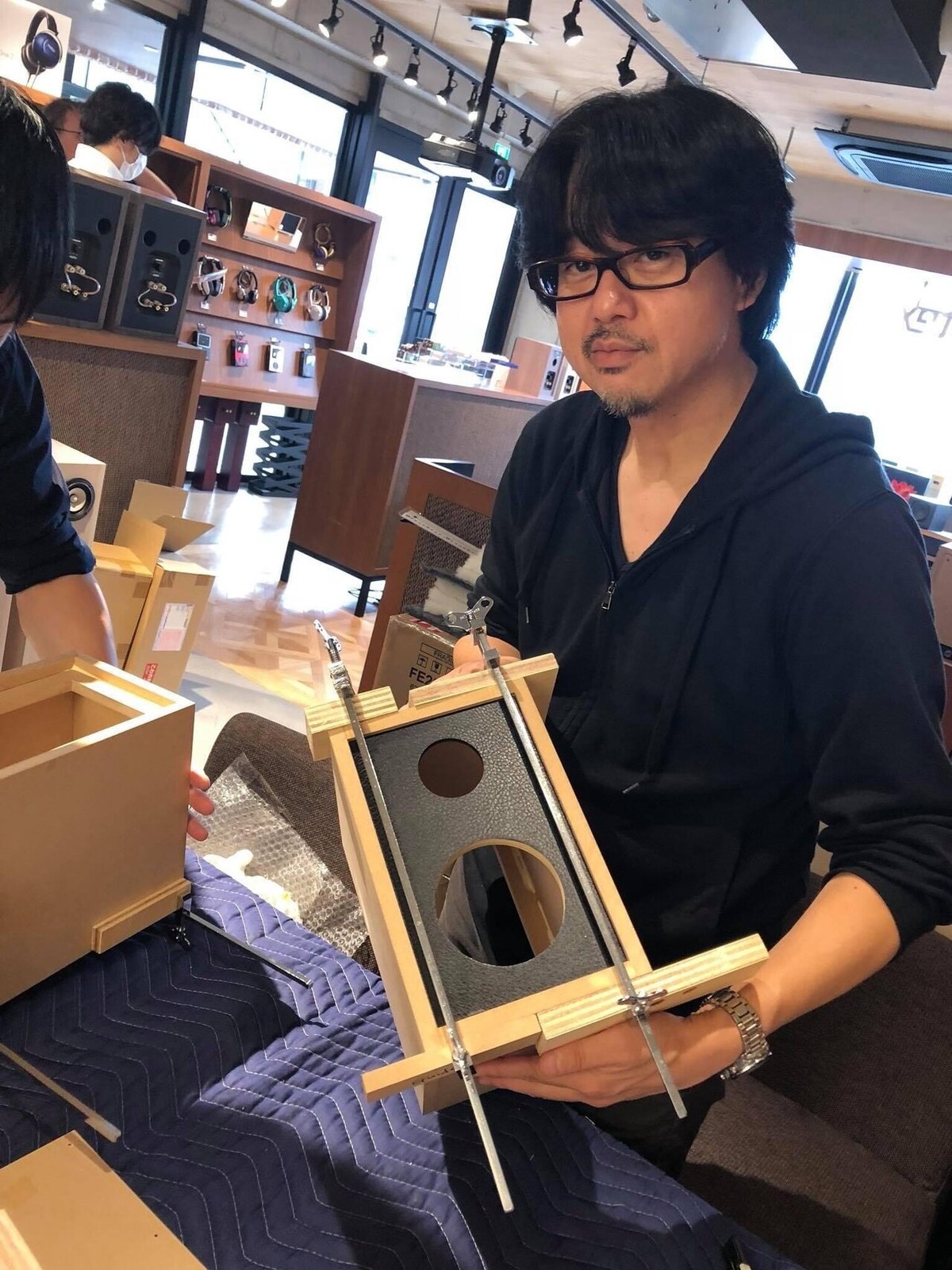 飾りじゃないのよ脚は、Fostex自作スピーカーにスパイクを