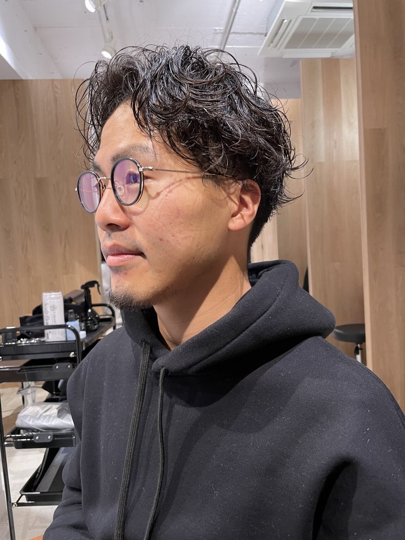 【新!2021年保存版】メンズパーマ伸びたらどうする?対処法まとめ|ヒロセ フミアキ /モチベーショナル美容師 【新!2021年保存版】メンズパーマ伸びたらどうする?対処法まとめ|ヒロセ フミアキ /モチベーショナル美容師