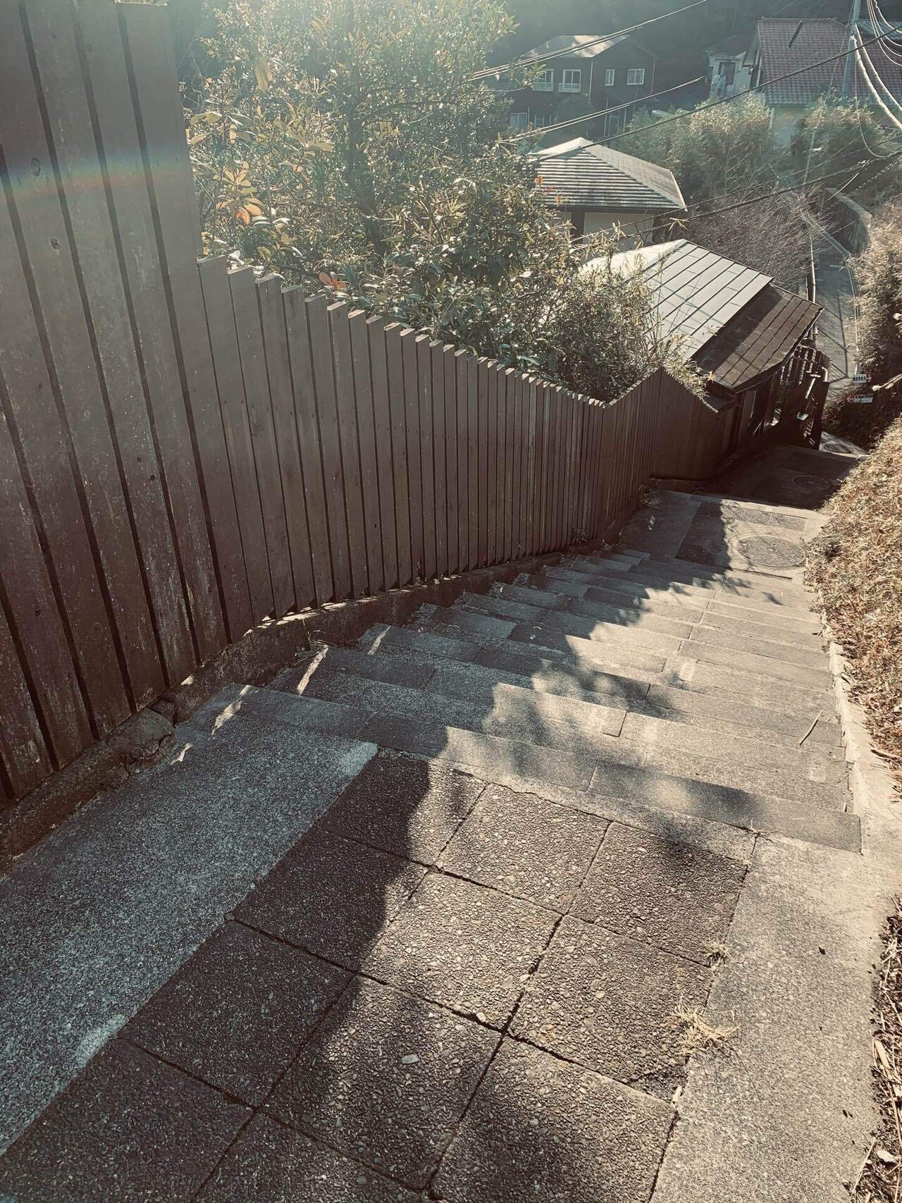 こういう階段の道 登っても降り ても楽しい 春の陽光が気持ち良すぎて 少し出掛けてみました 天気と人の心は繋がっている て天気の子で言っていたけど 凄く実感しました Poco Note こういう階段の道 登っても降り ても楽しい 春の陽光が気持ち良すぎて 少し出掛けてみました 天気と人の心は繋がっている て天気の子で言っていたけど 凄く実感しました Poco Note