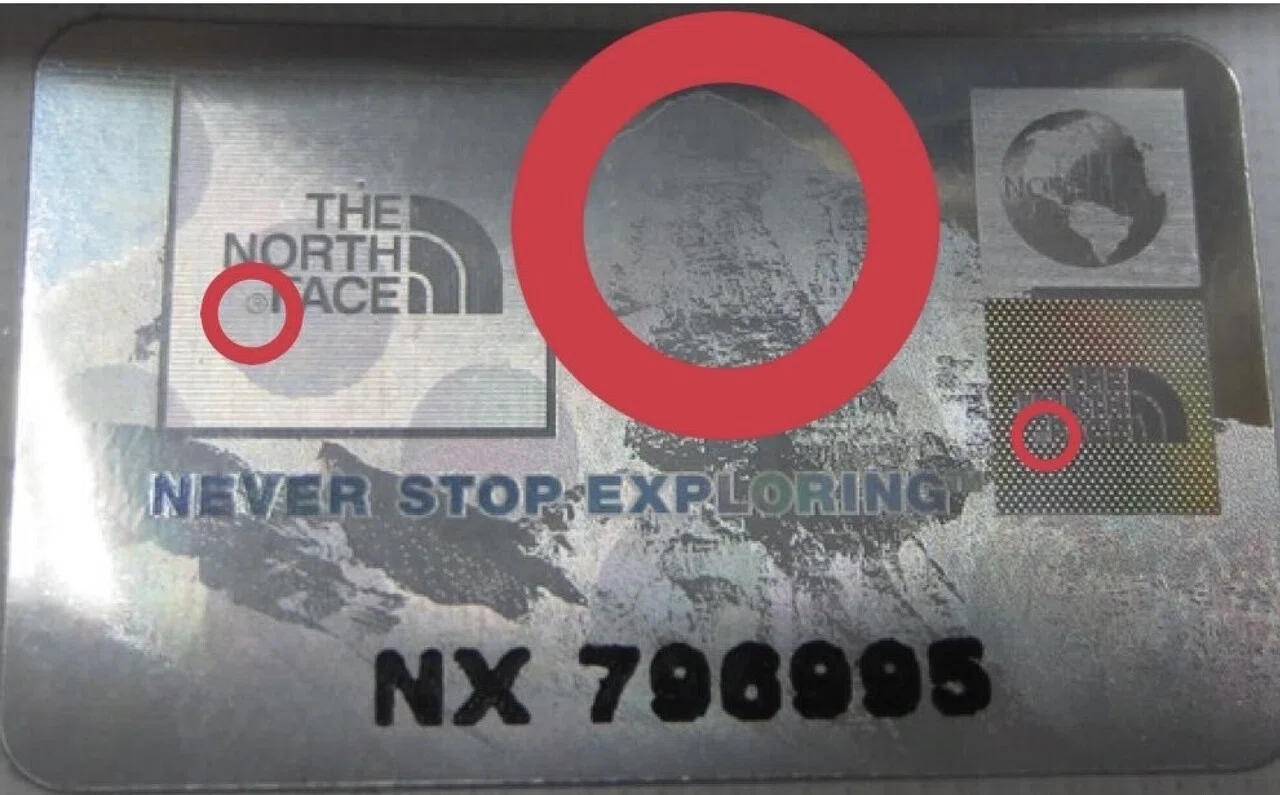THE NORTH FACE ザ ノースフェイス ホログラム シール or ファスナー THE NORTH FACE ザ ノースフェイス ホログラム シール or ファスナー
