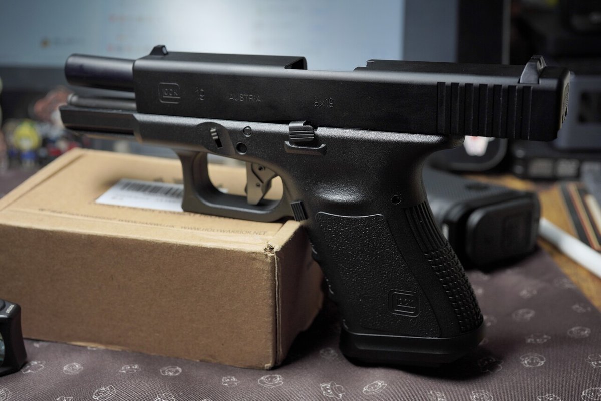 東京マルイGLOCK19 gen.3 カスタム&ノーマル 東京マルイ グロック19 3rdの外装をカスタムしたよ！［字幕あり