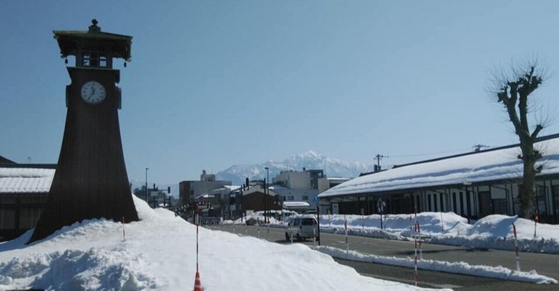 雪と街並みのコントラスト、最高！