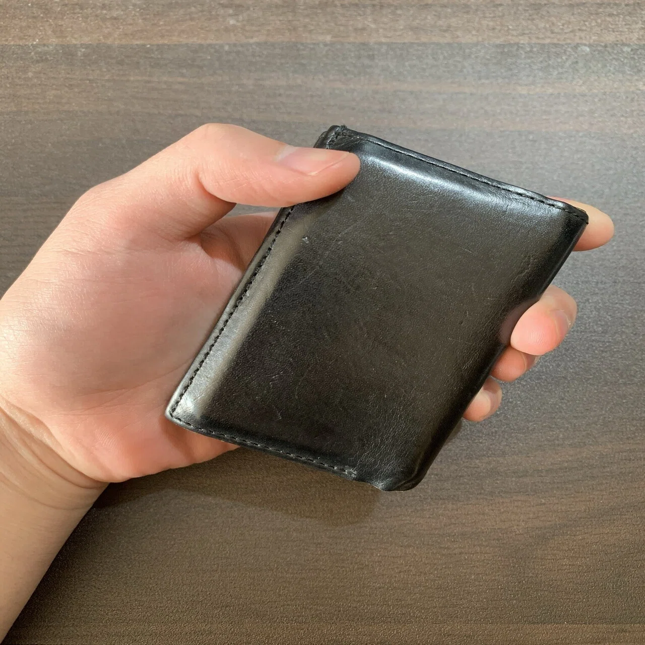奇抜じゃないコンパクトな財布”m+ straccio superiore ”レビュー｜狐森 