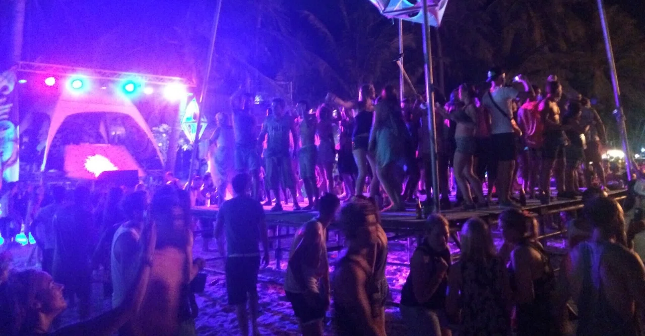 Japan White Rave 初めての海外rave、フルムーンparty🌙*゚タイ 、パンガン島|みあ