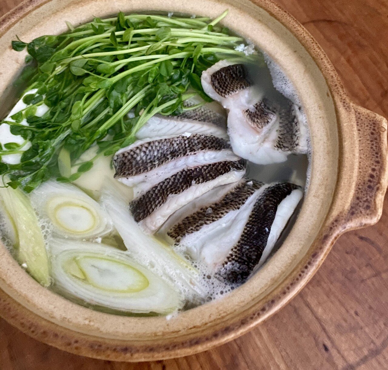 メジナで作る上品な出汁の小鍋はいかがでしょう ミナトゴハン Note