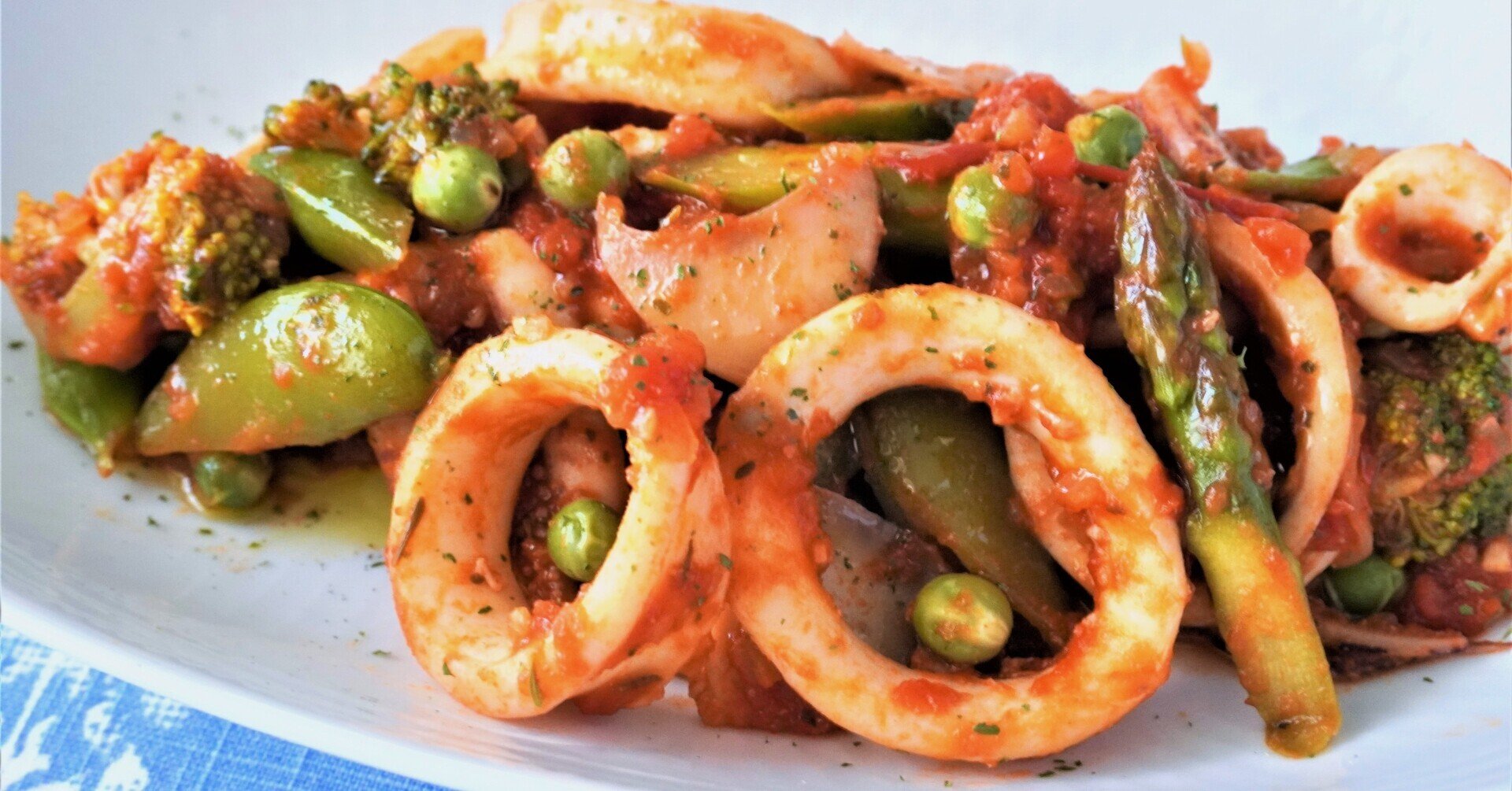 レシピ ローマ風 いかと春野菜のトマト煮込み 春の味覚をたっぷり頂きます 食の工房オフィスアルベロ イタリア料理教室 In 神戸 Note