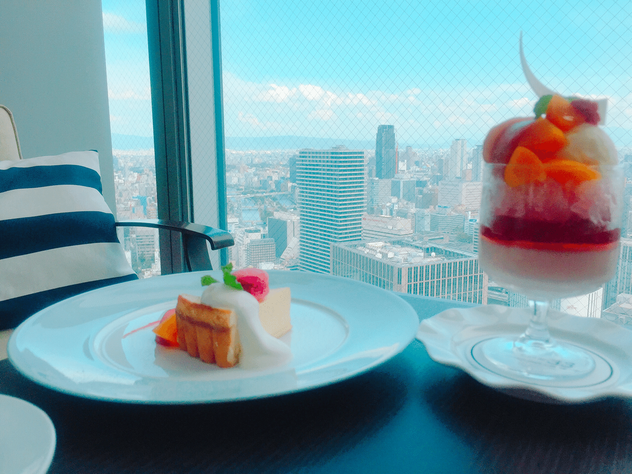 大阪の景色が見えるオシャレカフェ 阿部由香里 Yukari Abe Note