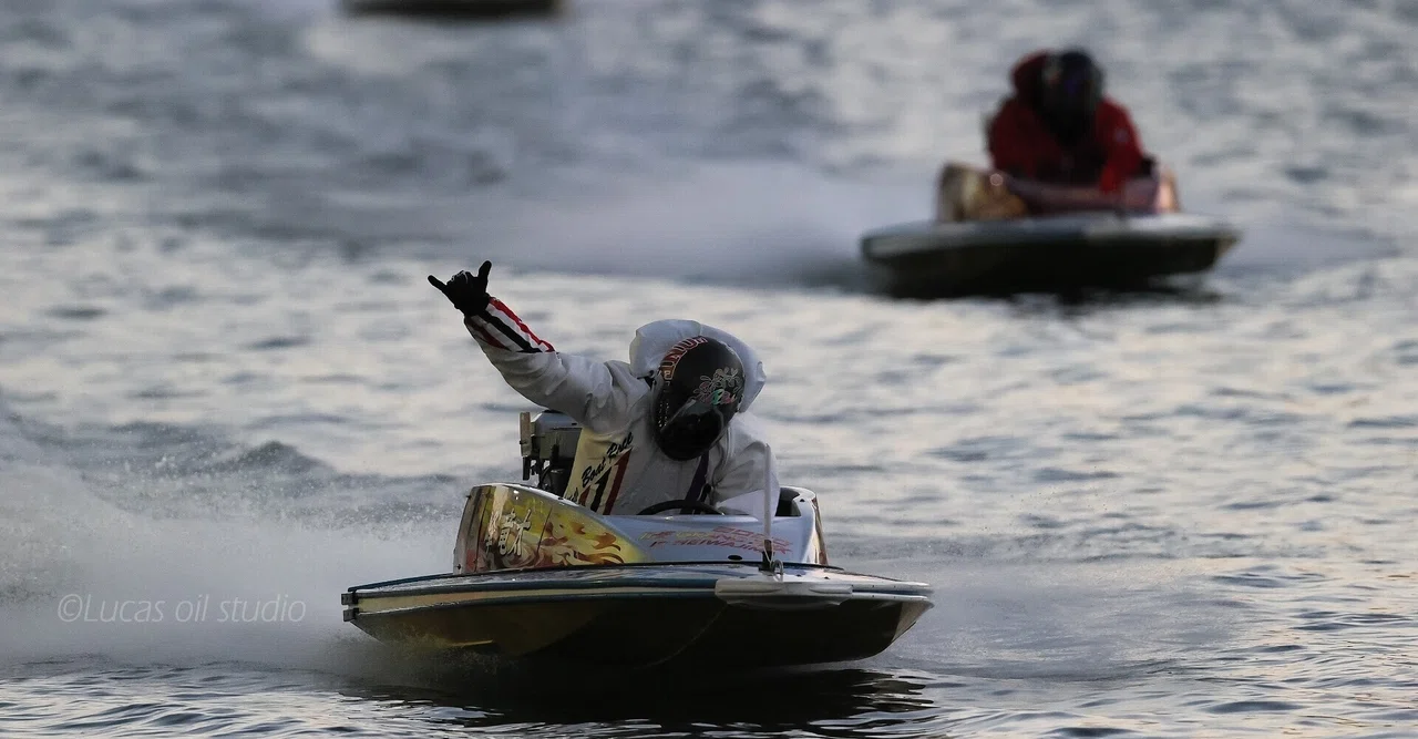 ボートレーサー・峰竜太選手のブランドとコラボ｜Lucas oil studio