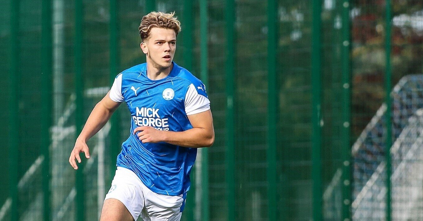 19歳のサッカー選手 ヘディング事故で引退 Nana The Rider Note 19歳のサッカー選手 ヘディング事故で引退 Nana The Rider Note