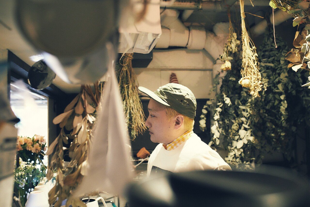 自分のために花屋に通う 池尻大橋 B H R Coffee Flowers にて Blue Wellmaga Blue ブルー Note 自分のために花屋に通う 池尻大橋 B H R Coffee Flowers にて Blue Wellmaga Blue ブルー Note